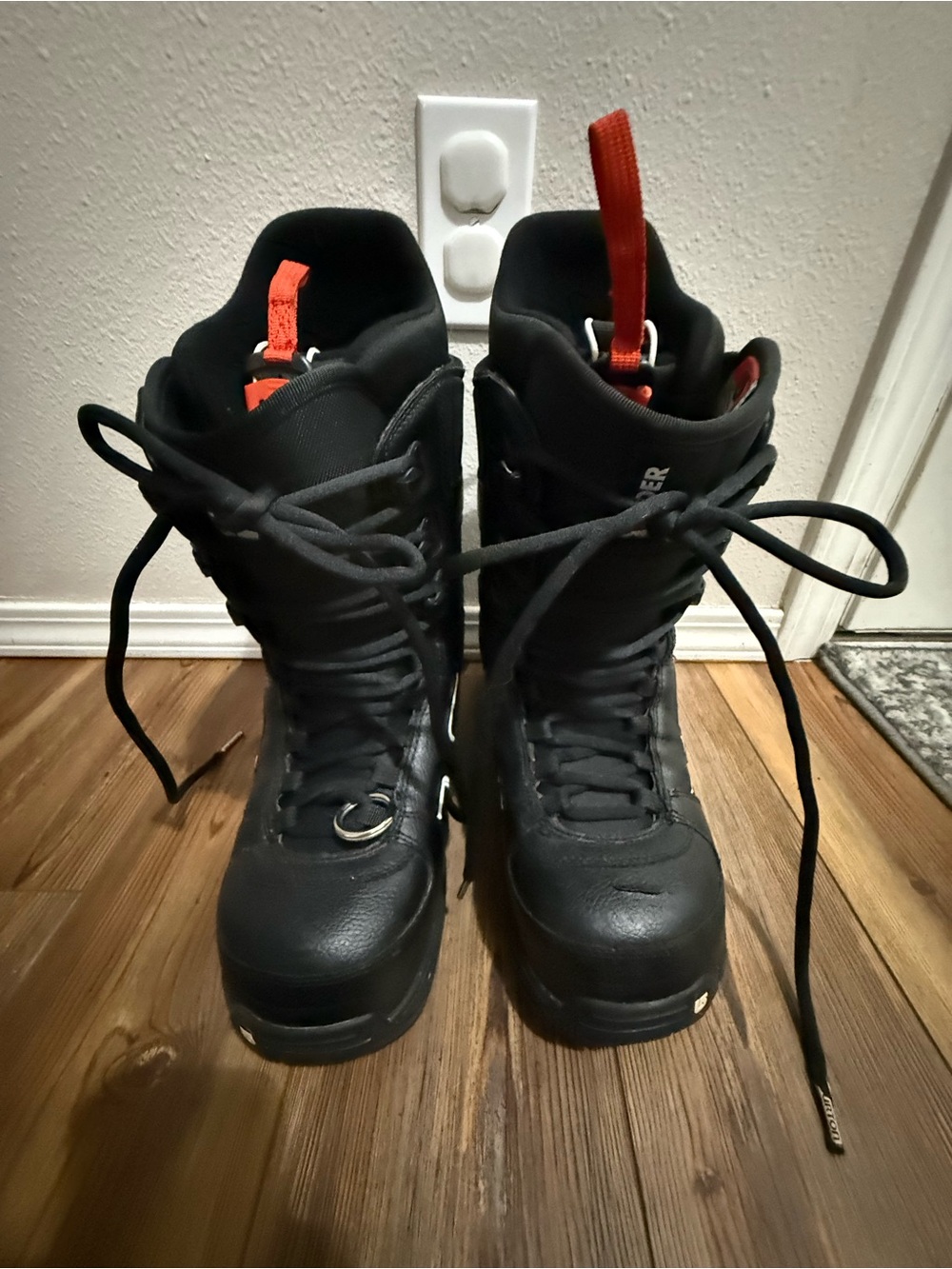 Burton Invader Snowboard Boots - Size 9